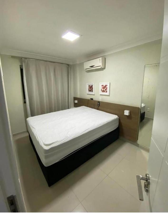 Apartamento Em Condominio Em บอมบินญัส ภายนอก รูปภาพ